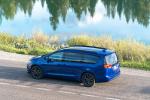 Chrysler Pacifica Limited S Appearance Package 2017 года